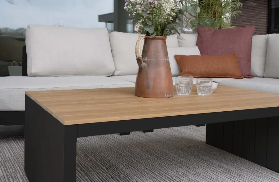 Tulum-black-sfeerbeeld-4-4-seizoenen-tuinmeubelen