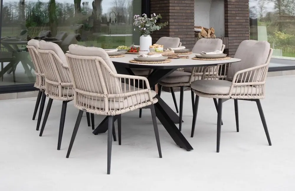 Loungeset vs. tuinset: wat past het beste bij jouw tuin en gebruik?